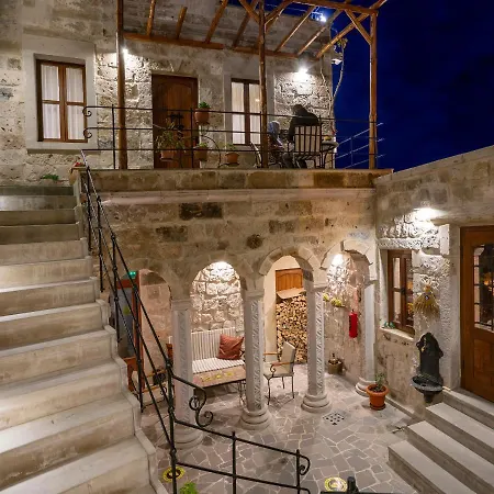 Peristyle Cave Cappadocia- Special Class 乌奇希萨尔